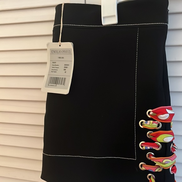 I’m selling an Emilio Pucci skirt brand new I can not fit - Picture 2 of 5